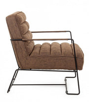 Poltrona con braccioli e struttura in acciaio e rivestimento in simil pelle marrone 63x74x80h cm