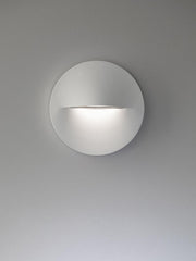 Applique tonda in alluminio pressofuso con diffusore satinato bianco